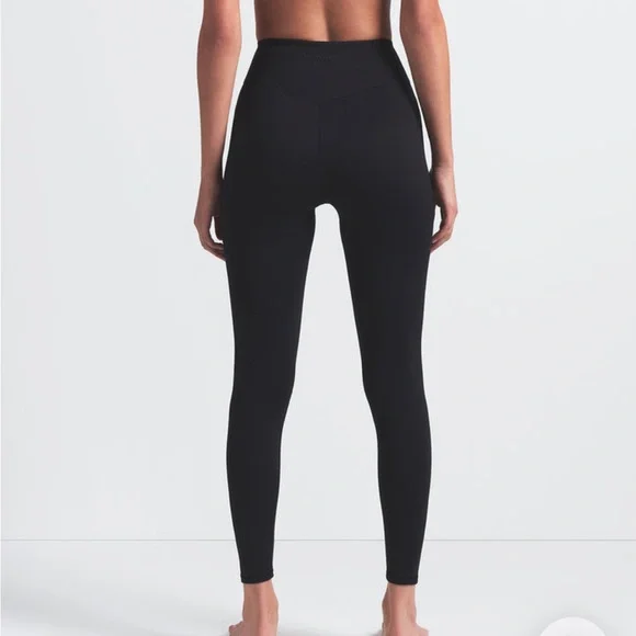 SKIMS MATTE LEGGINGS - Picture 7 of 7